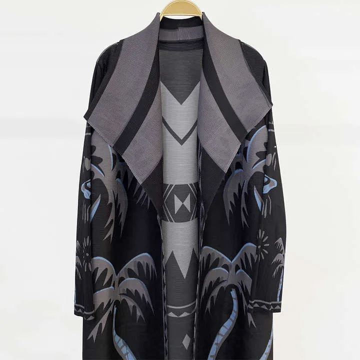 عبايات عمليه و انيقه , Practical and elegant abayas