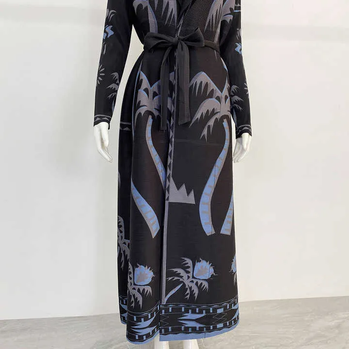 عبايات عمليه و انيقه , Practical and elegant abayas