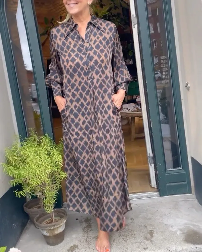 Elegant dress with contrasting geometric print and lapel