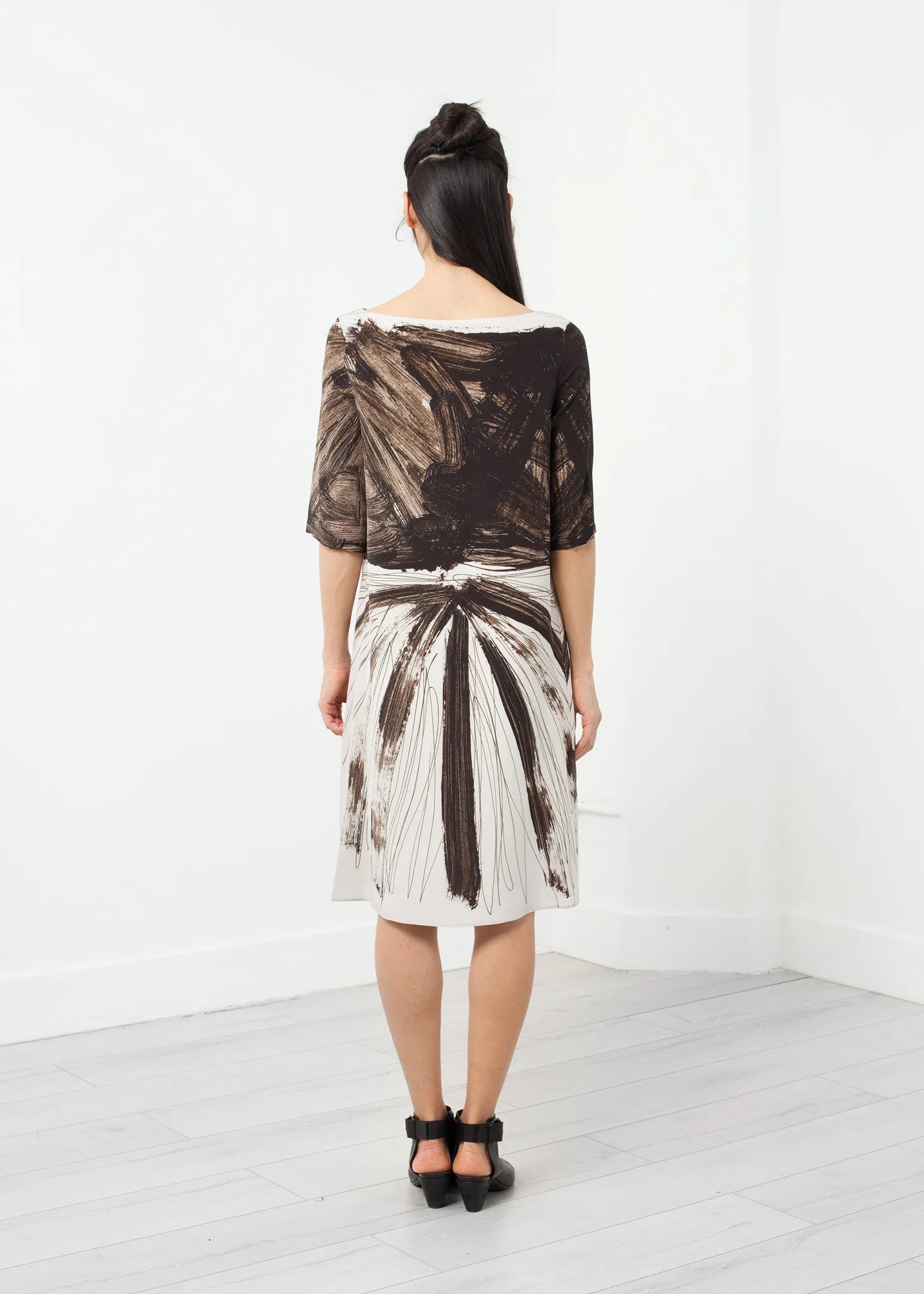 Graphic Dress - A Stylish and Fashionable Choice