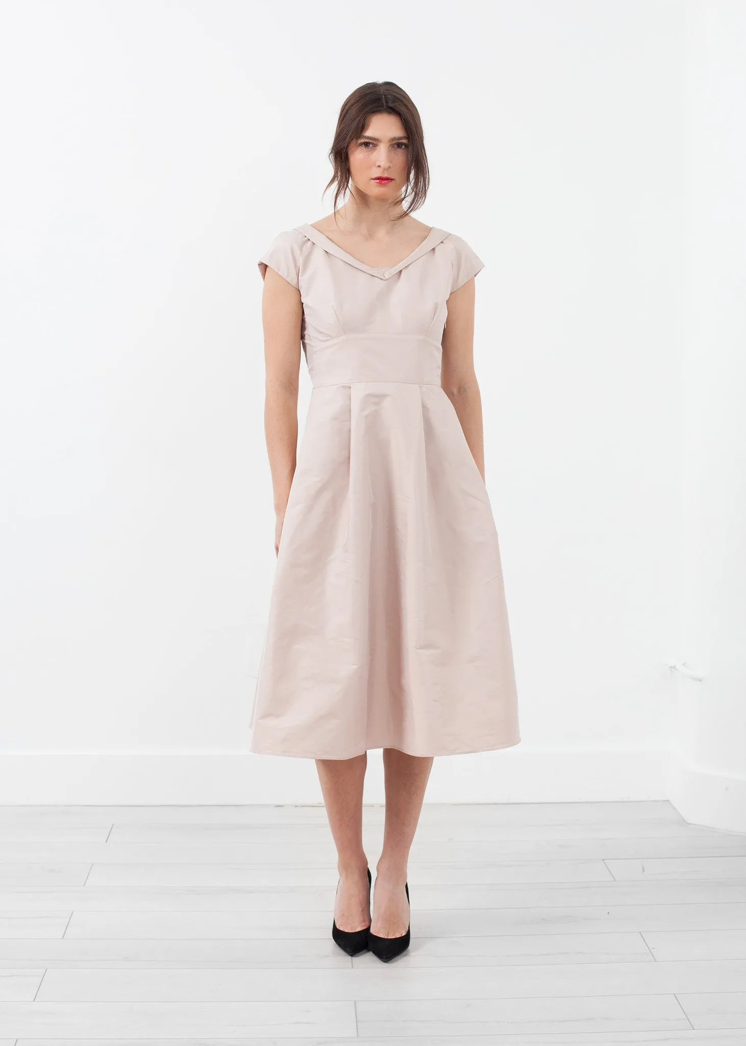 Robe Dress - A Stylish and Fashionable Choice
