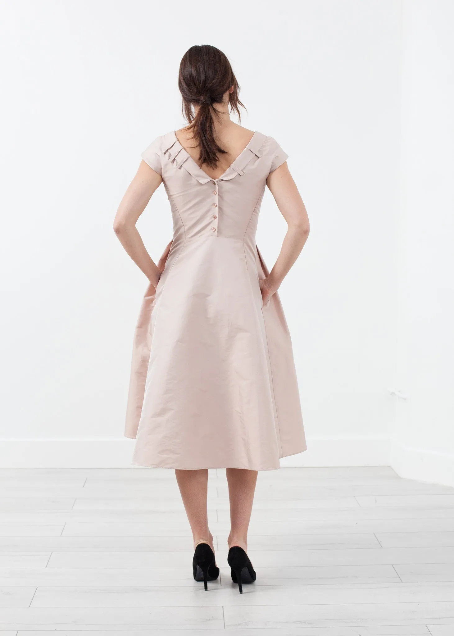Robe Dress - A Stylish and Fashionable Choice