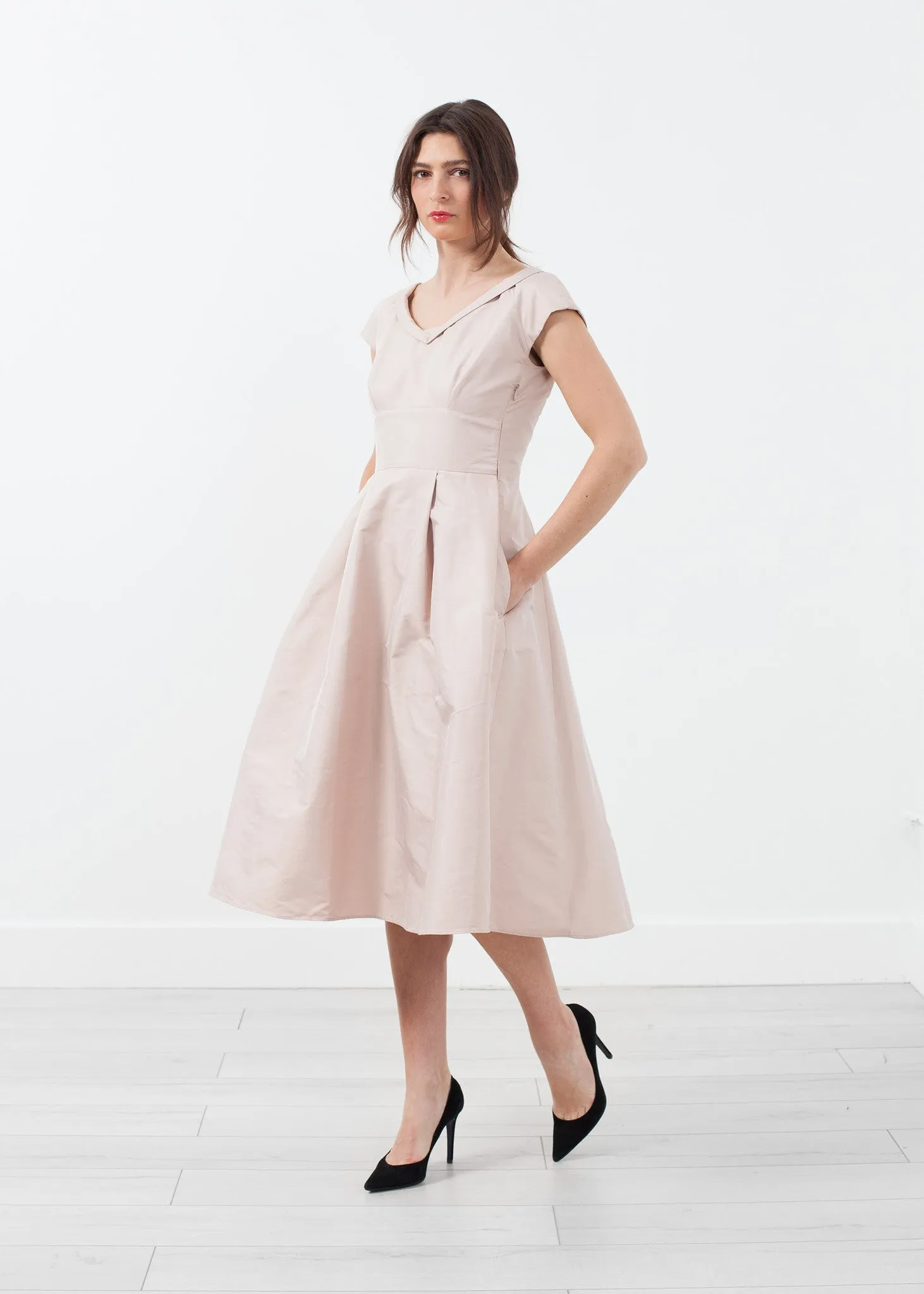 Robe Dress - A Stylish and Fashionable Choice