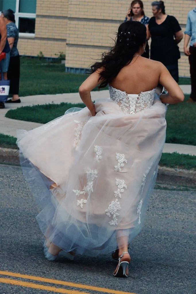 Sweetheart Tulle Rustic Wedding Dress A-line Appliques Bridal Gown