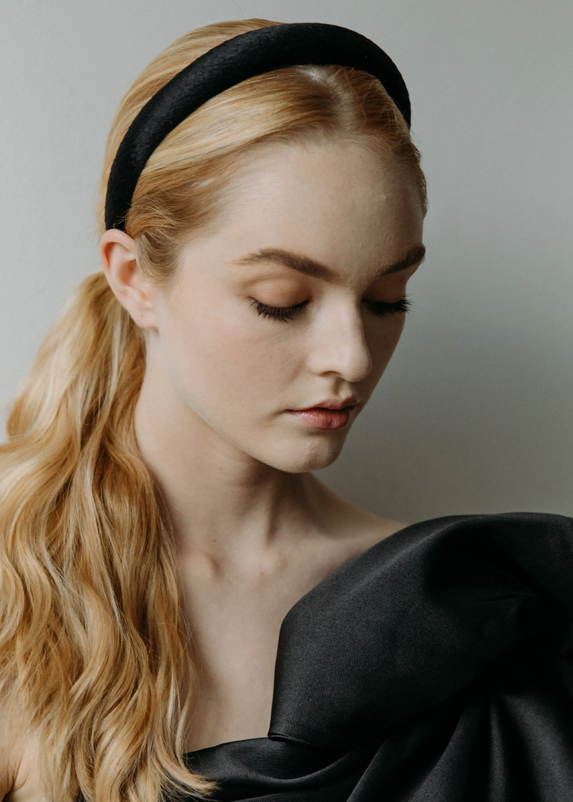 Tori Headband in Satin -- Black