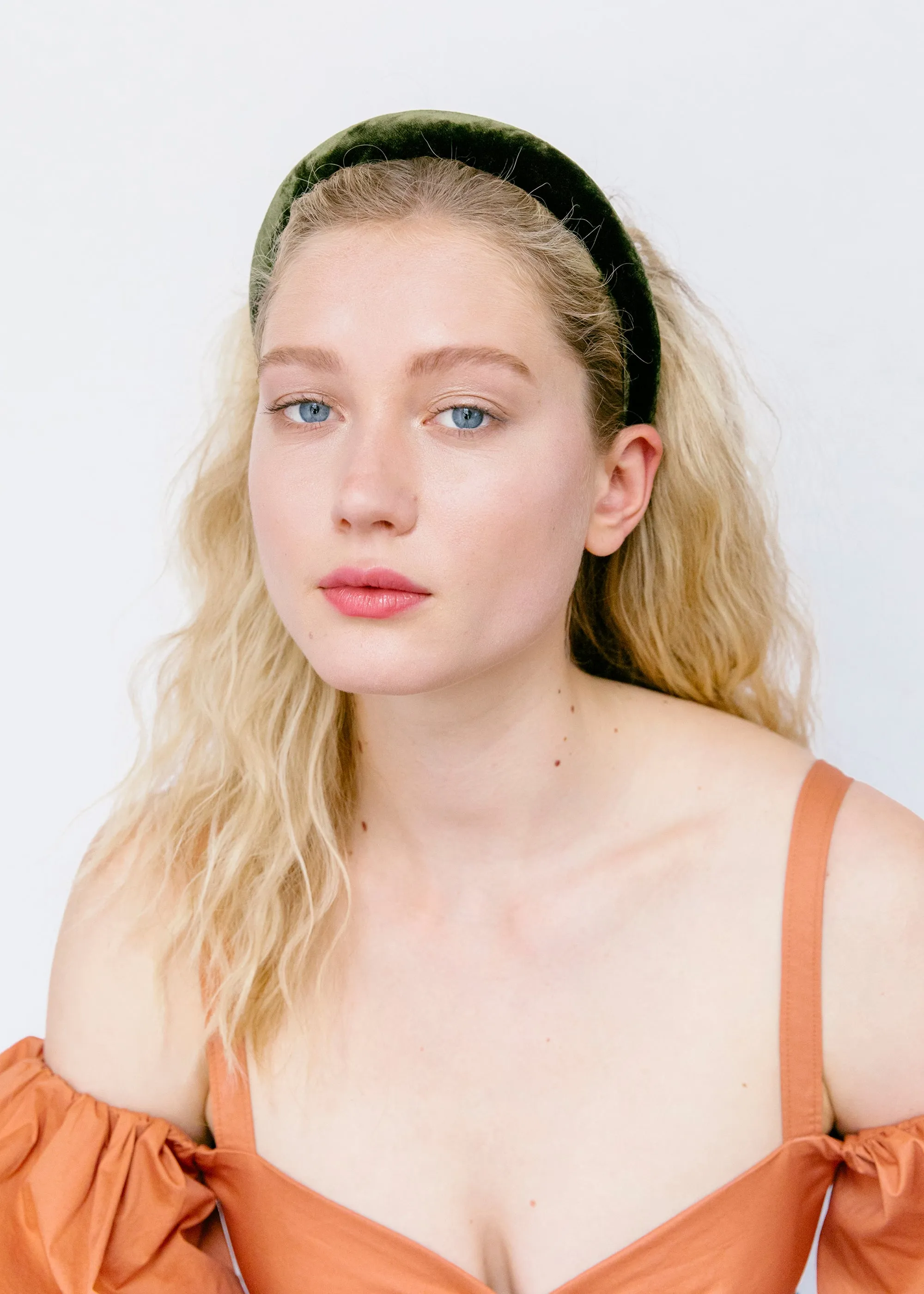 Tori Headband in Velvet -- Moss