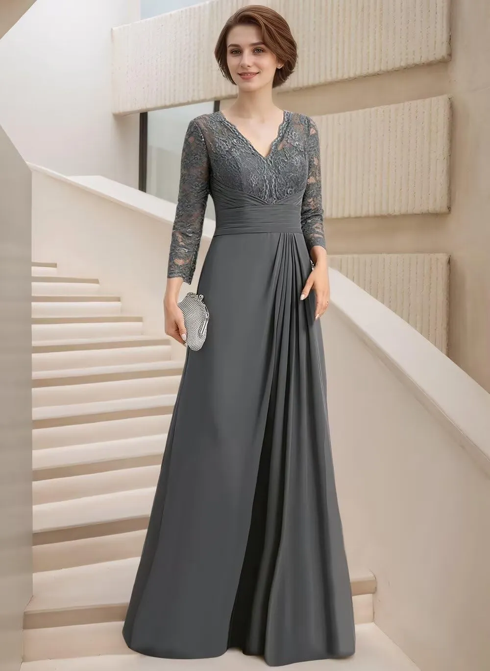 Women's V-Neck Lace Appliques Mother of The Bride Dresses A-Line Long Sleeves Chiffon Formal Gown Evening Dresses